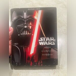 Star Wars 5 Cd set- ( box says 6 but one missing )